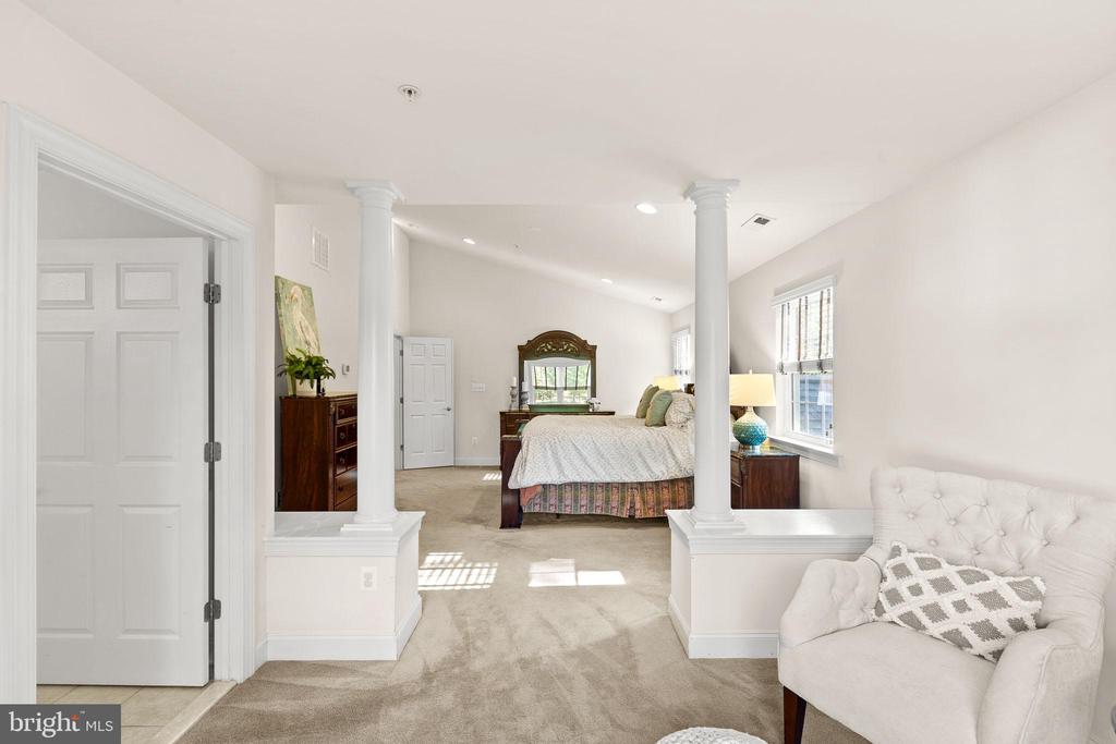 23024 HOLLOWAY COURT