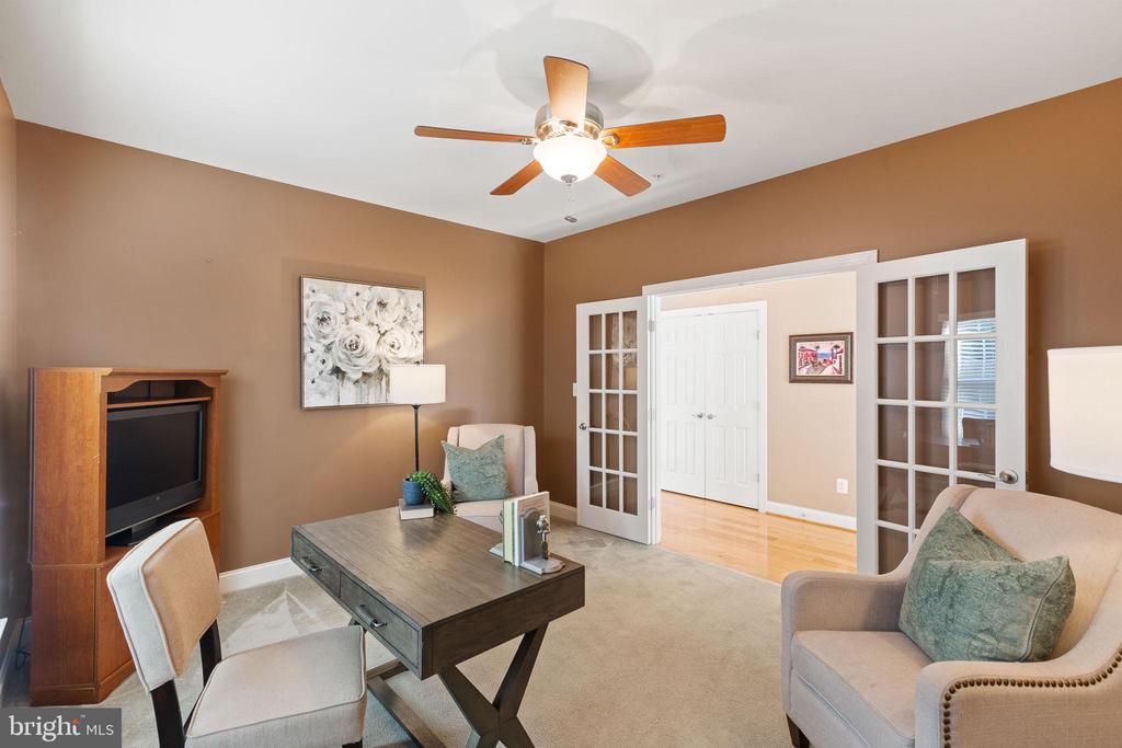 23024 HOLLOWAY COURT
