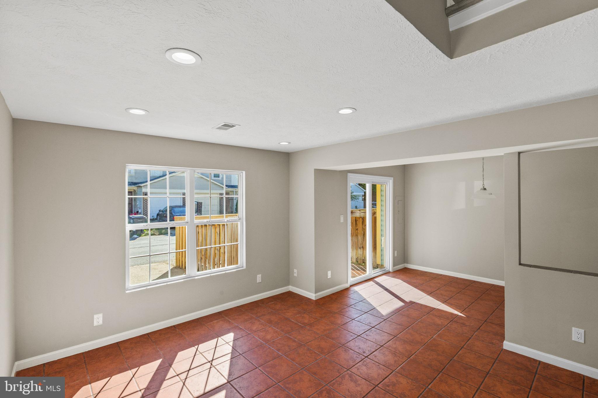 46359 COLUMBUS DRIVE