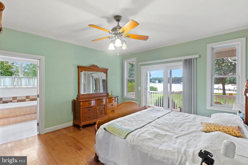 16405 FISHERMEN WAY