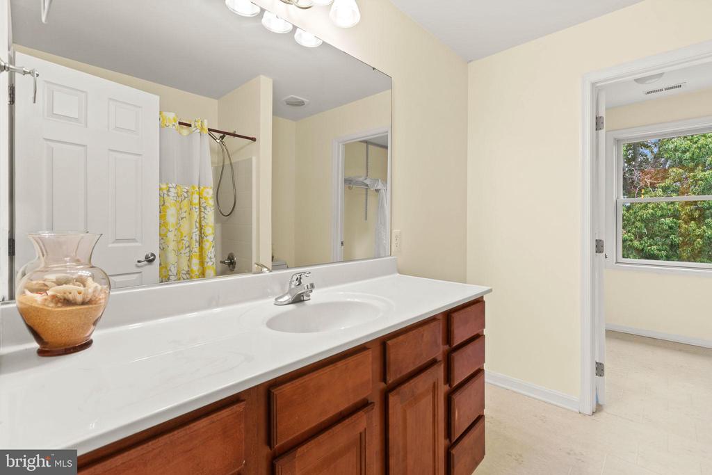 16405 FISHERMEN WAY