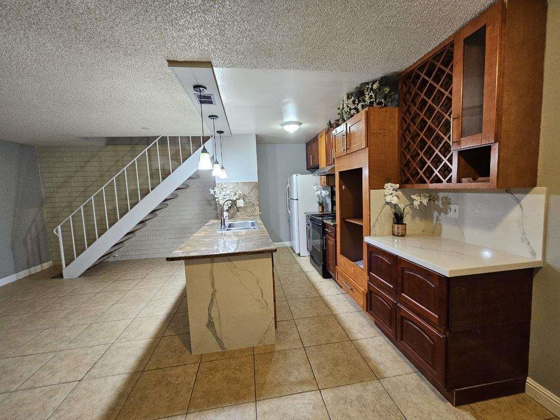 4426 La Cresta Way Unit: 3