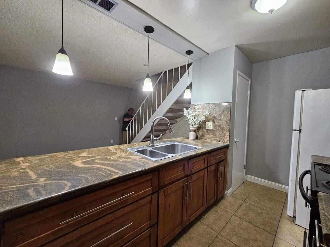 4426 La Cresta Way Unit: 3