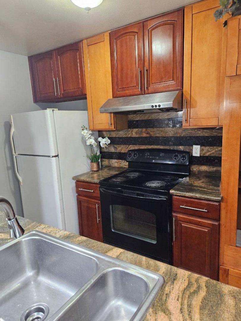 4426 La Cresta Way Unit: 3