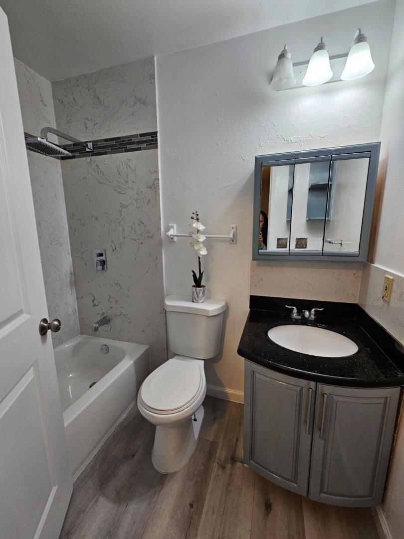 4426 La Cresta Way Unit: 3