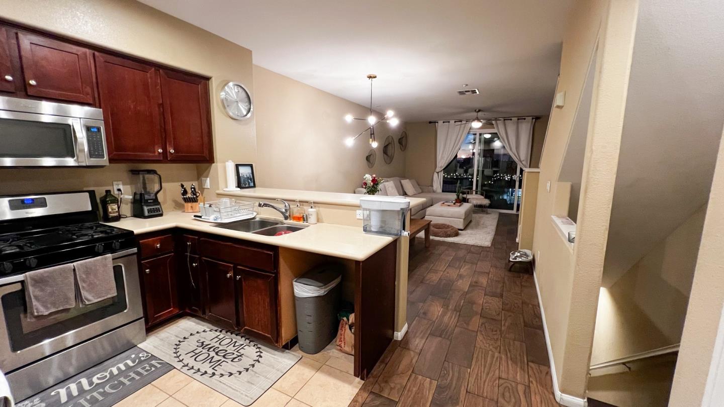 4300 Newton Avenue Unit: 74