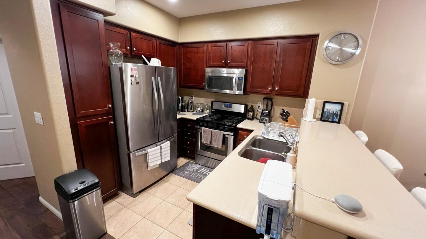 4300 Newton Avenue Unit: 74