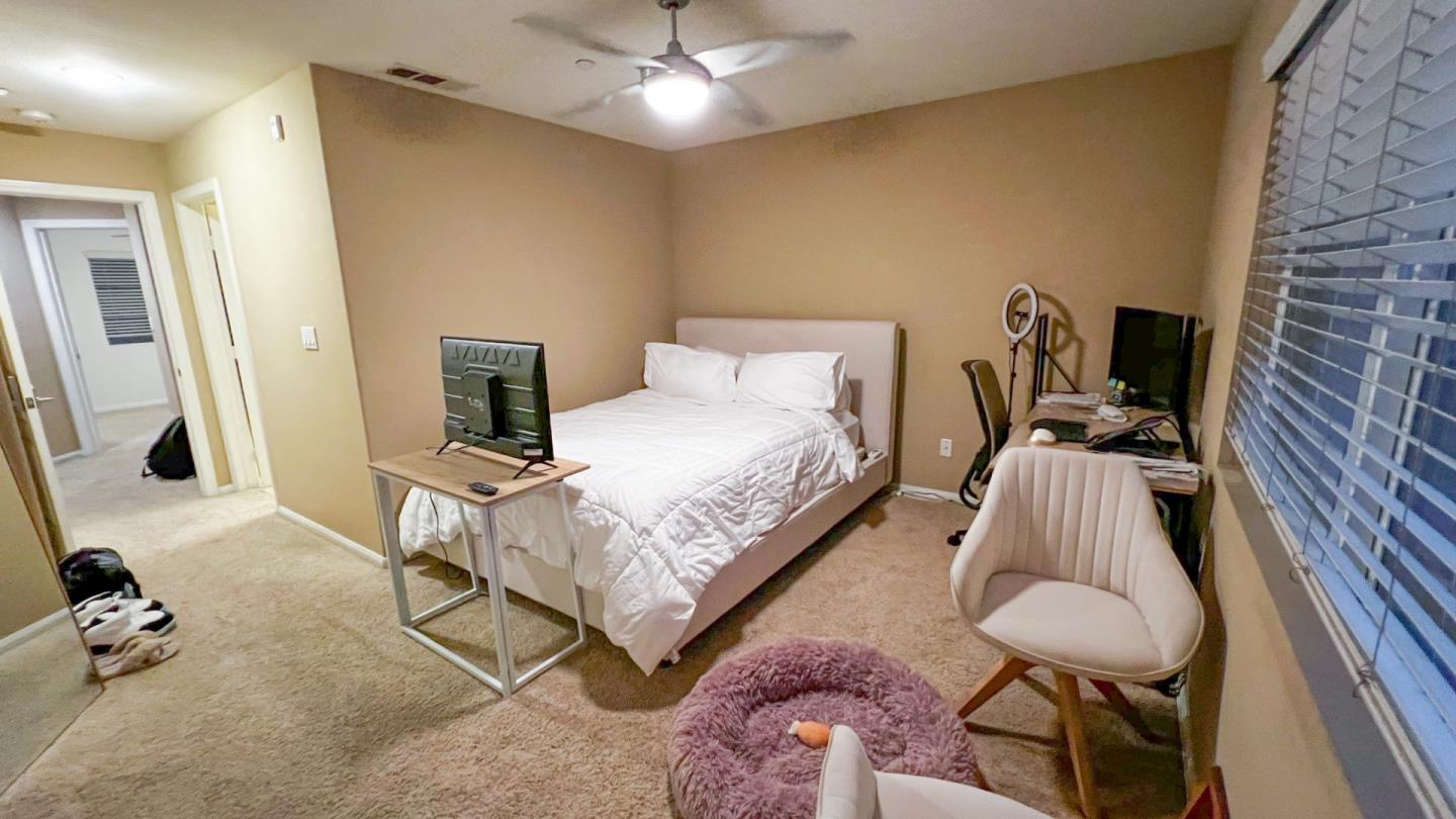 4300 Newton Avenue Unit: 74