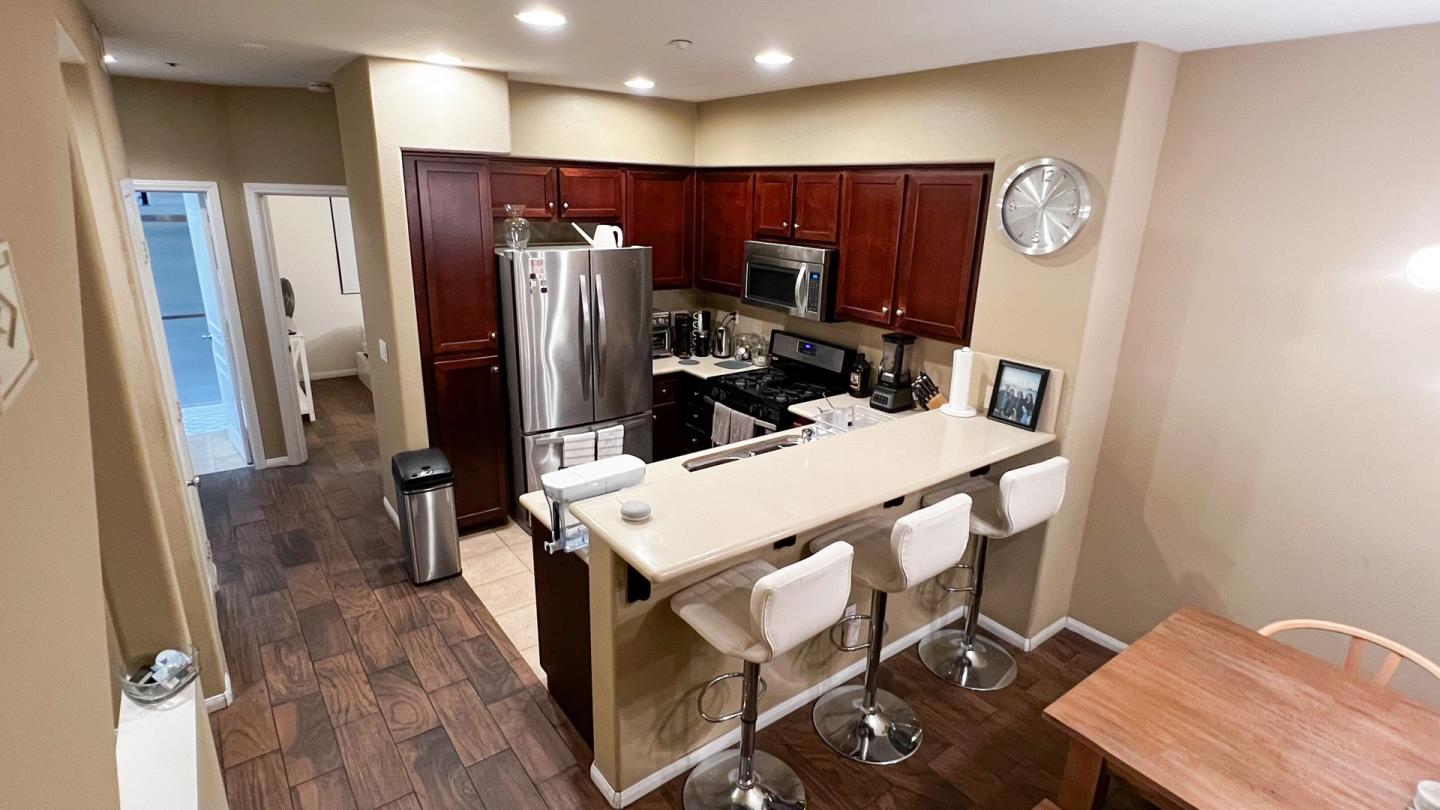 4300 Newton Avenue Unit: 74