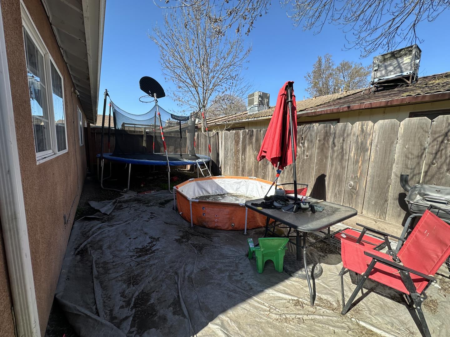 3825 Salters DR