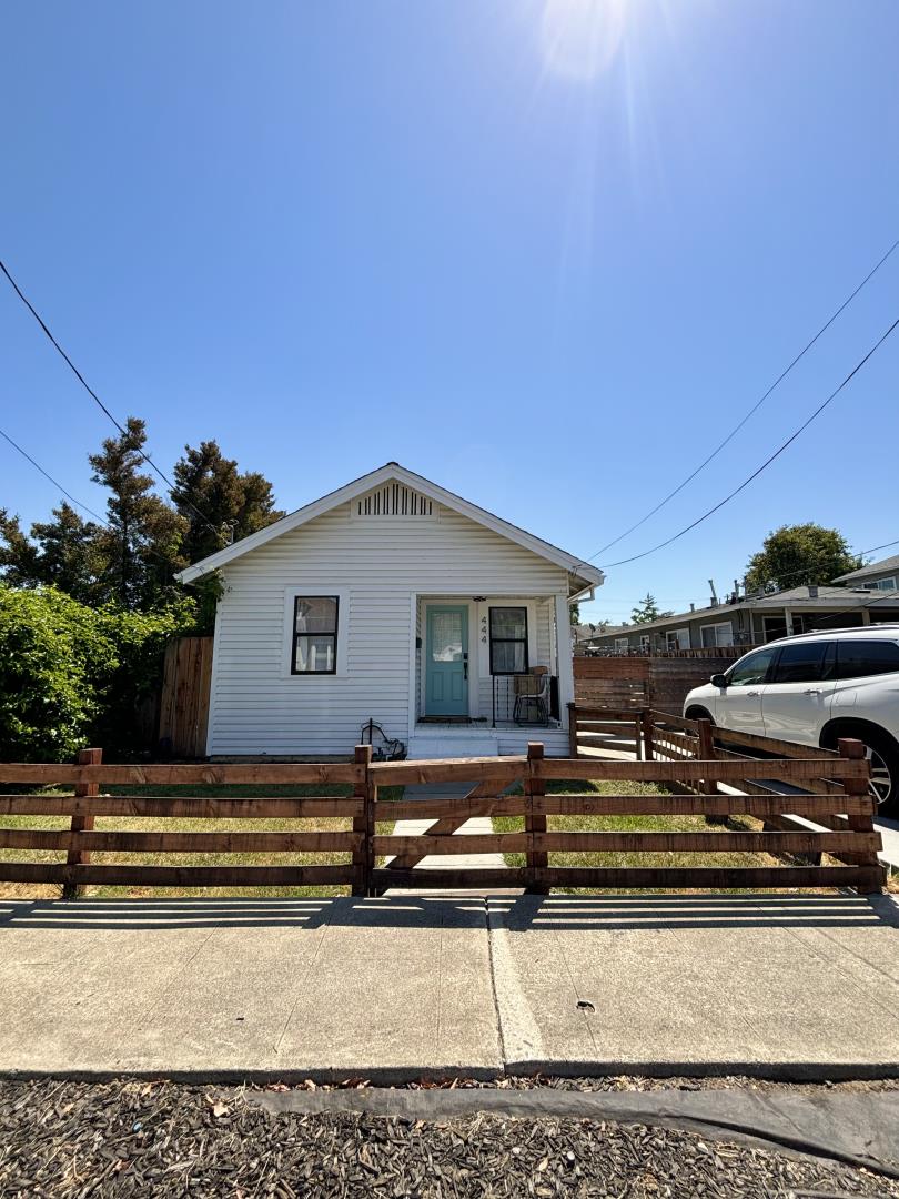 444 Raymond AVE