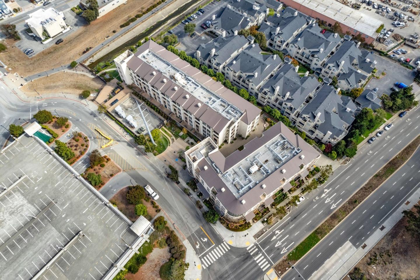 1488 El Camino Real P17