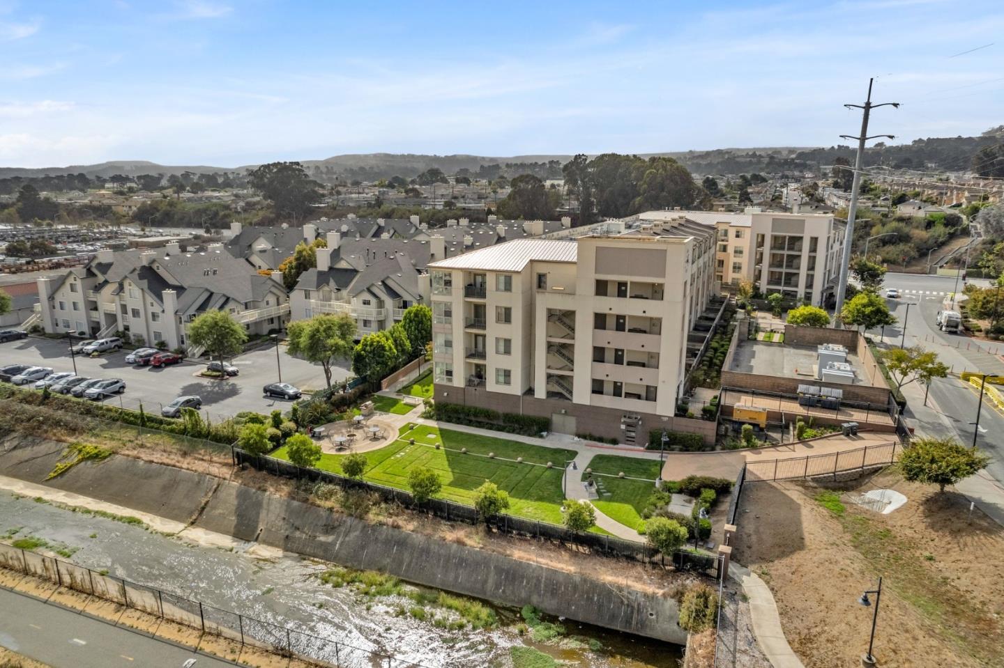 1488 El Camino Real P17