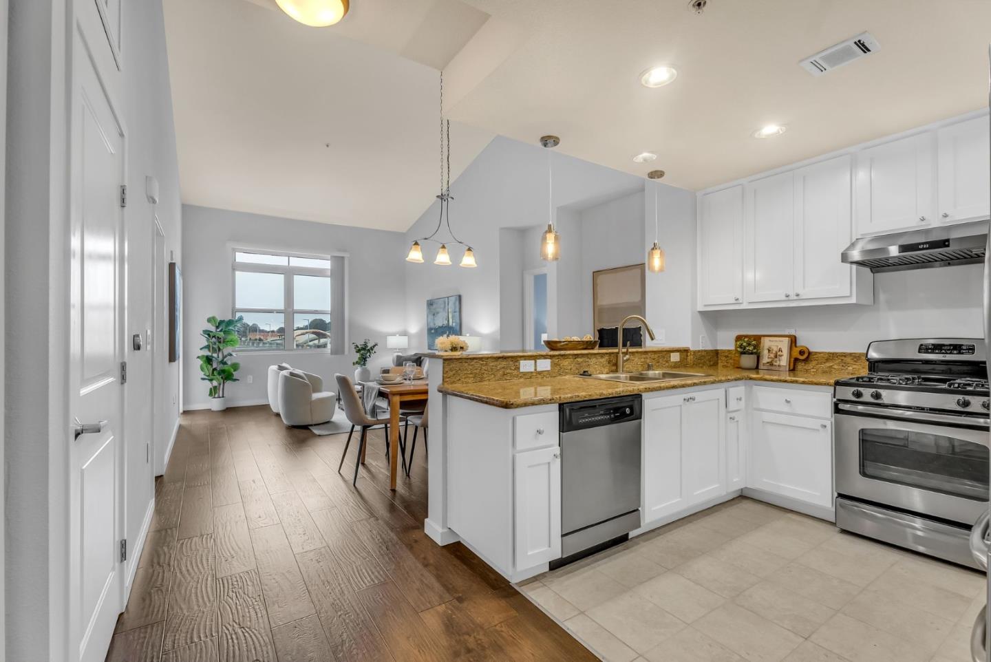 1488 El Camino Real P17