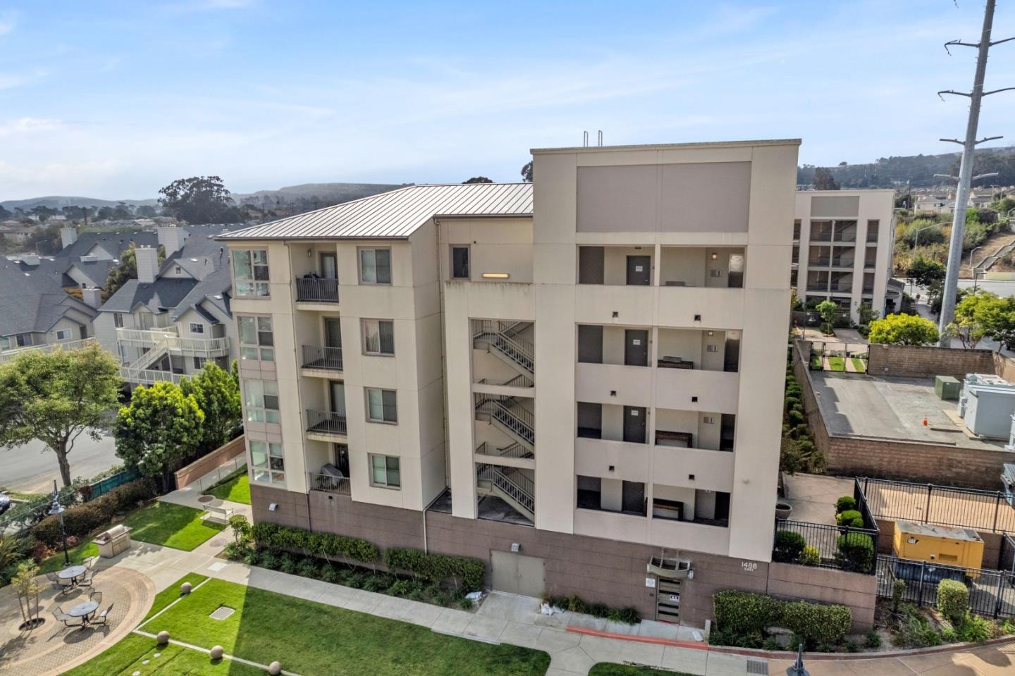 1488 El Camino Real P17