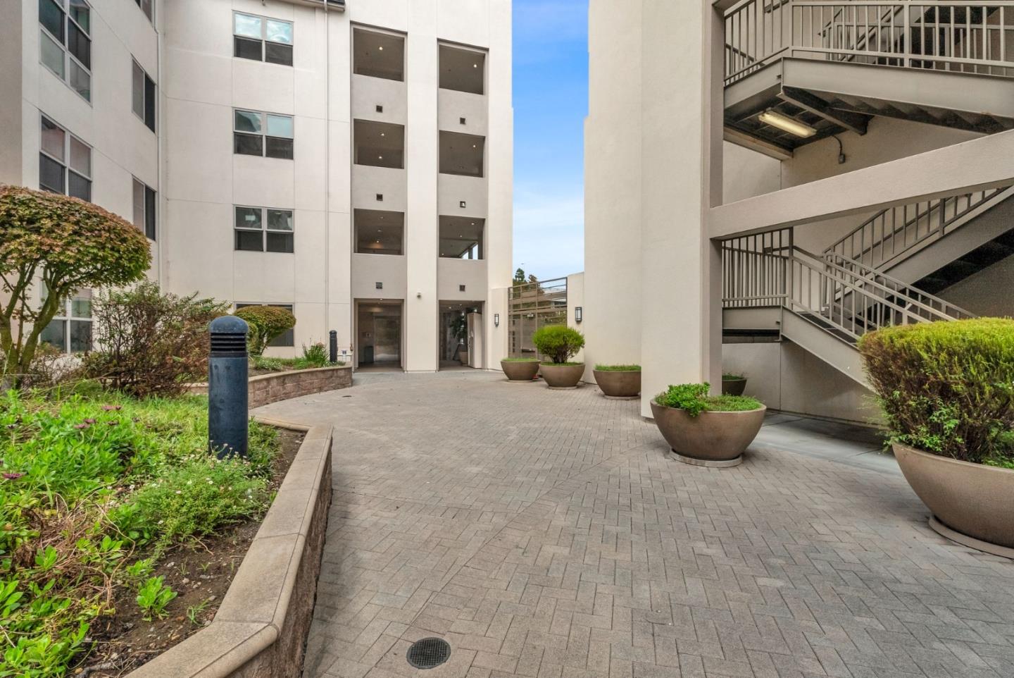 1488 El Camino Real P17