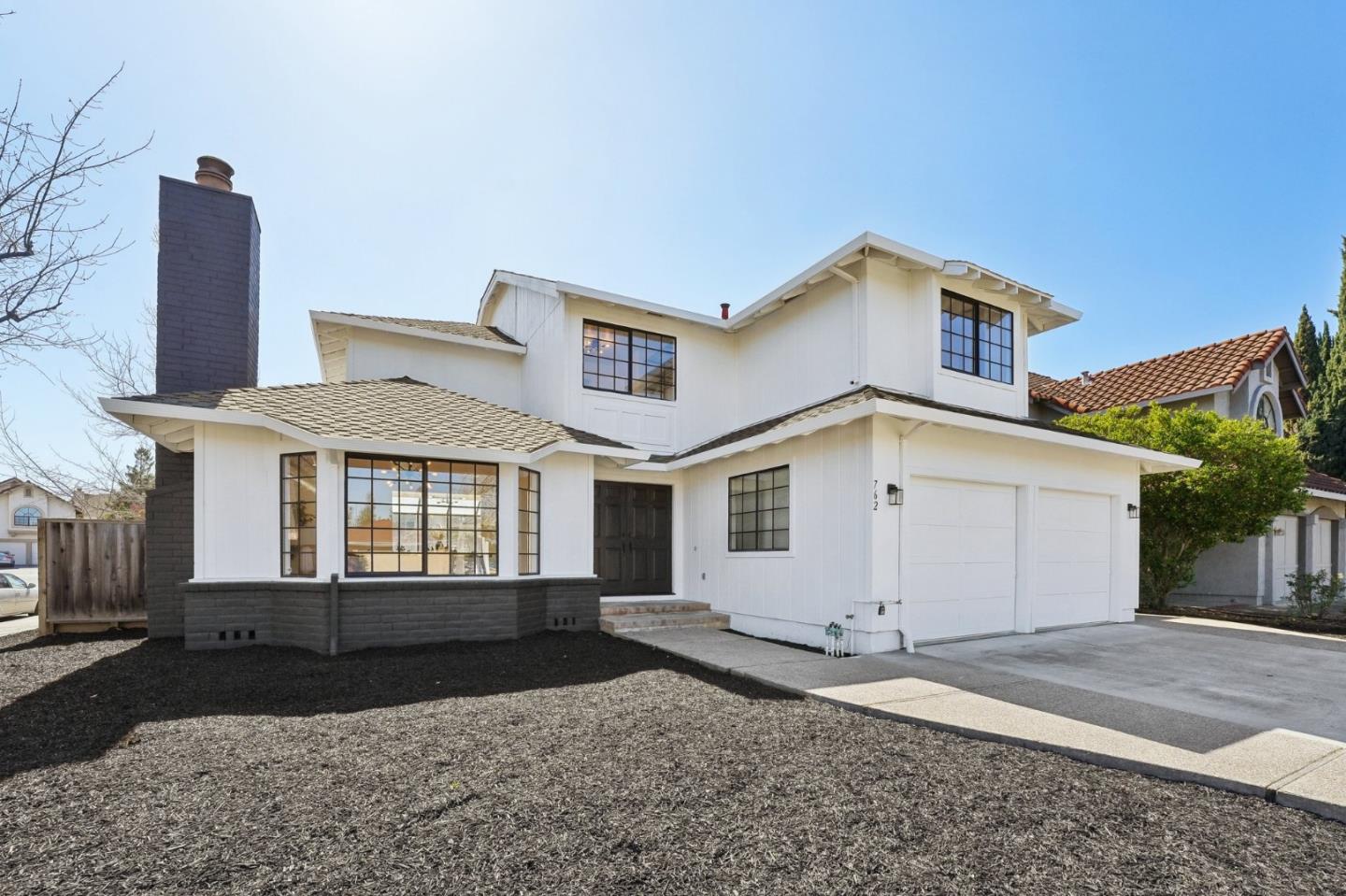 762 Carlisle WAY