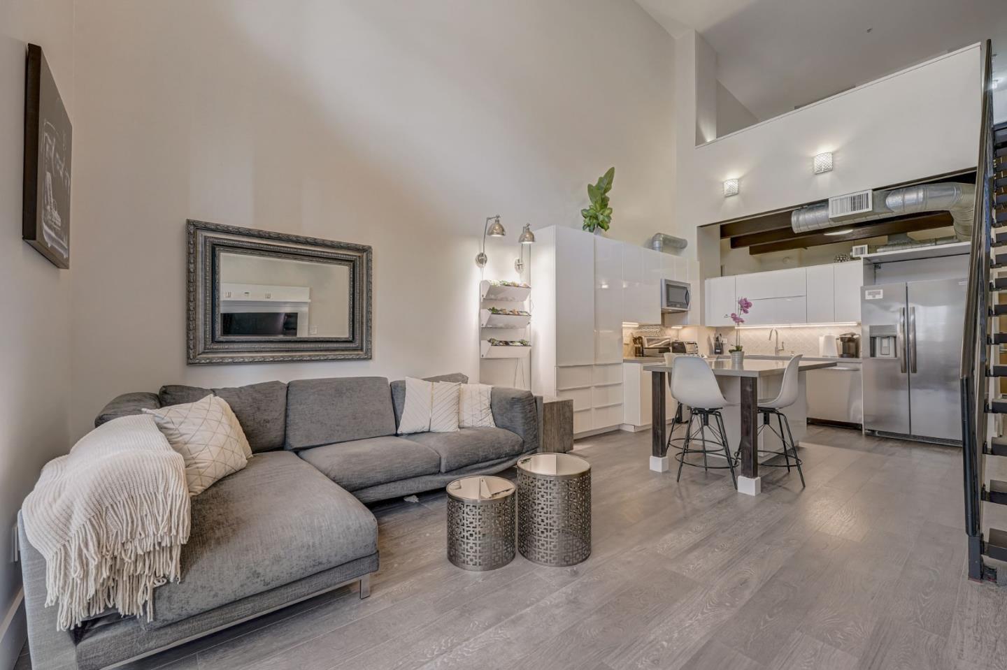 334 Santana ROW 329
