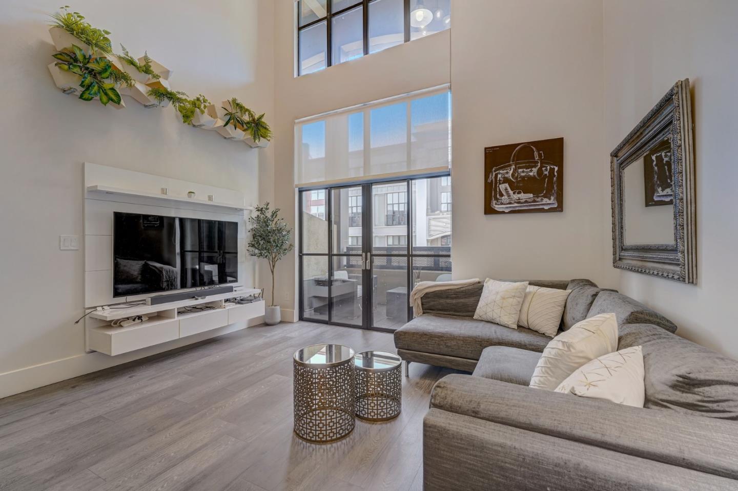334 Santana ROW 329