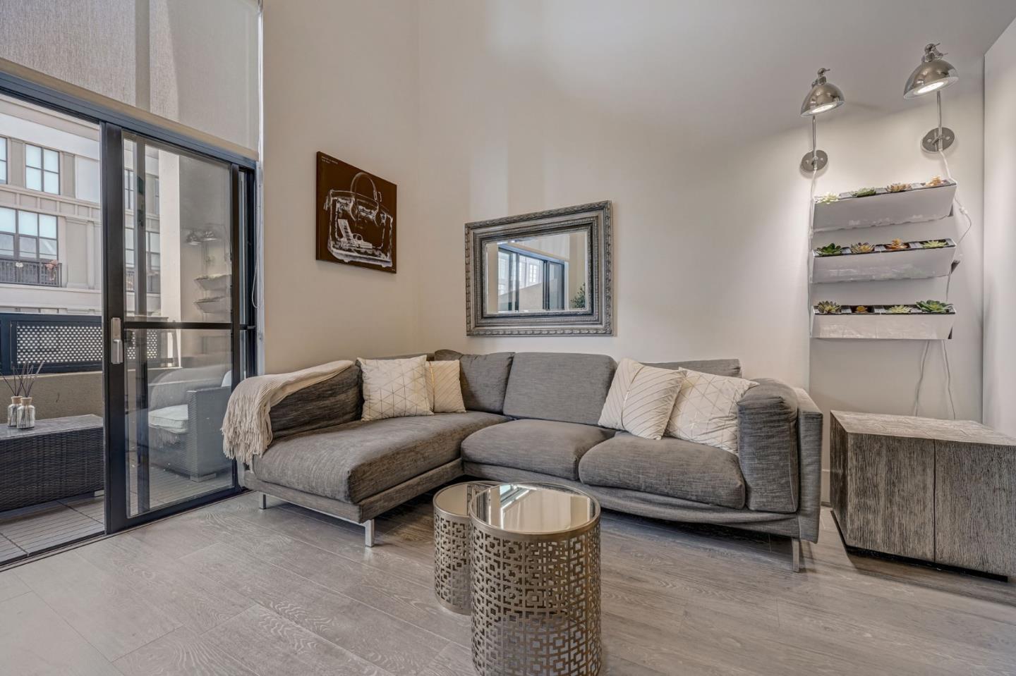 334 Santana ROW 329