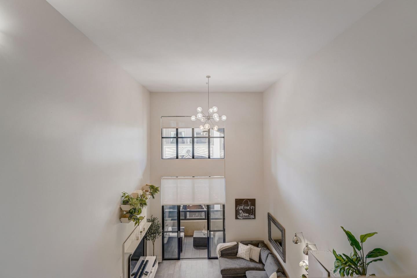 334 Santana ROW 329
