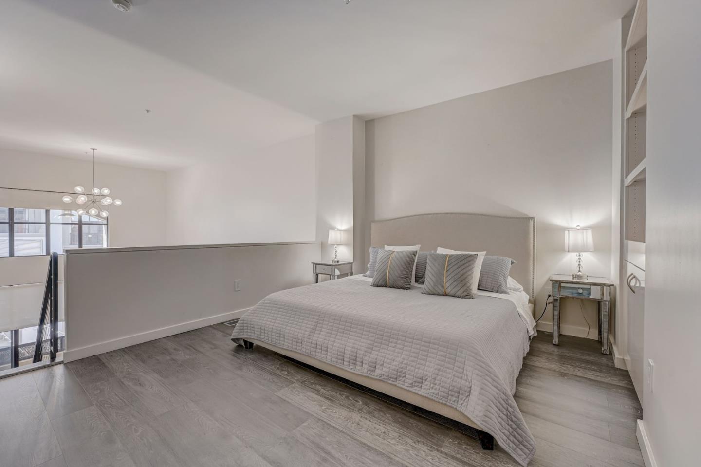 334 Santana ROW 329