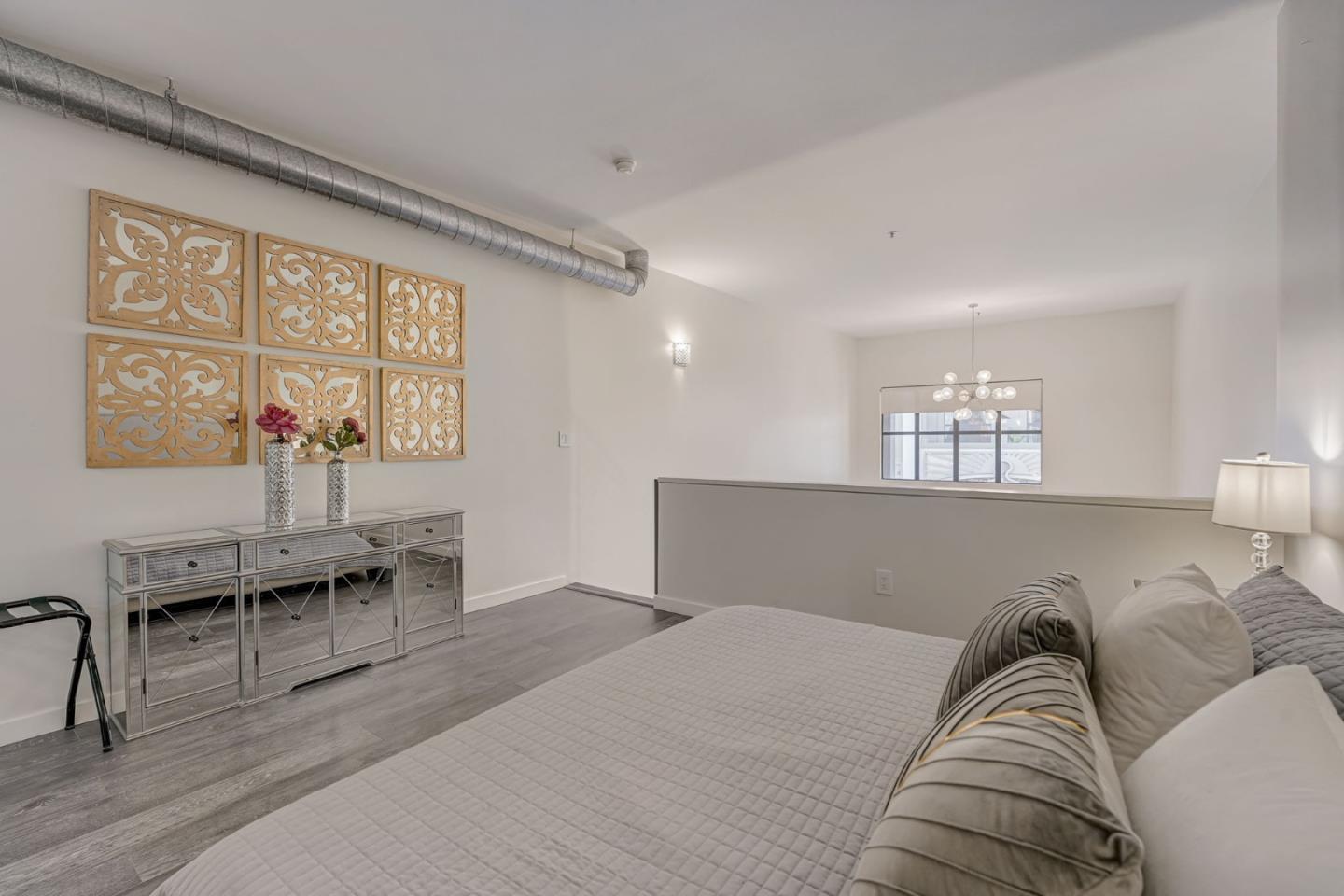334 Santana ROW 329