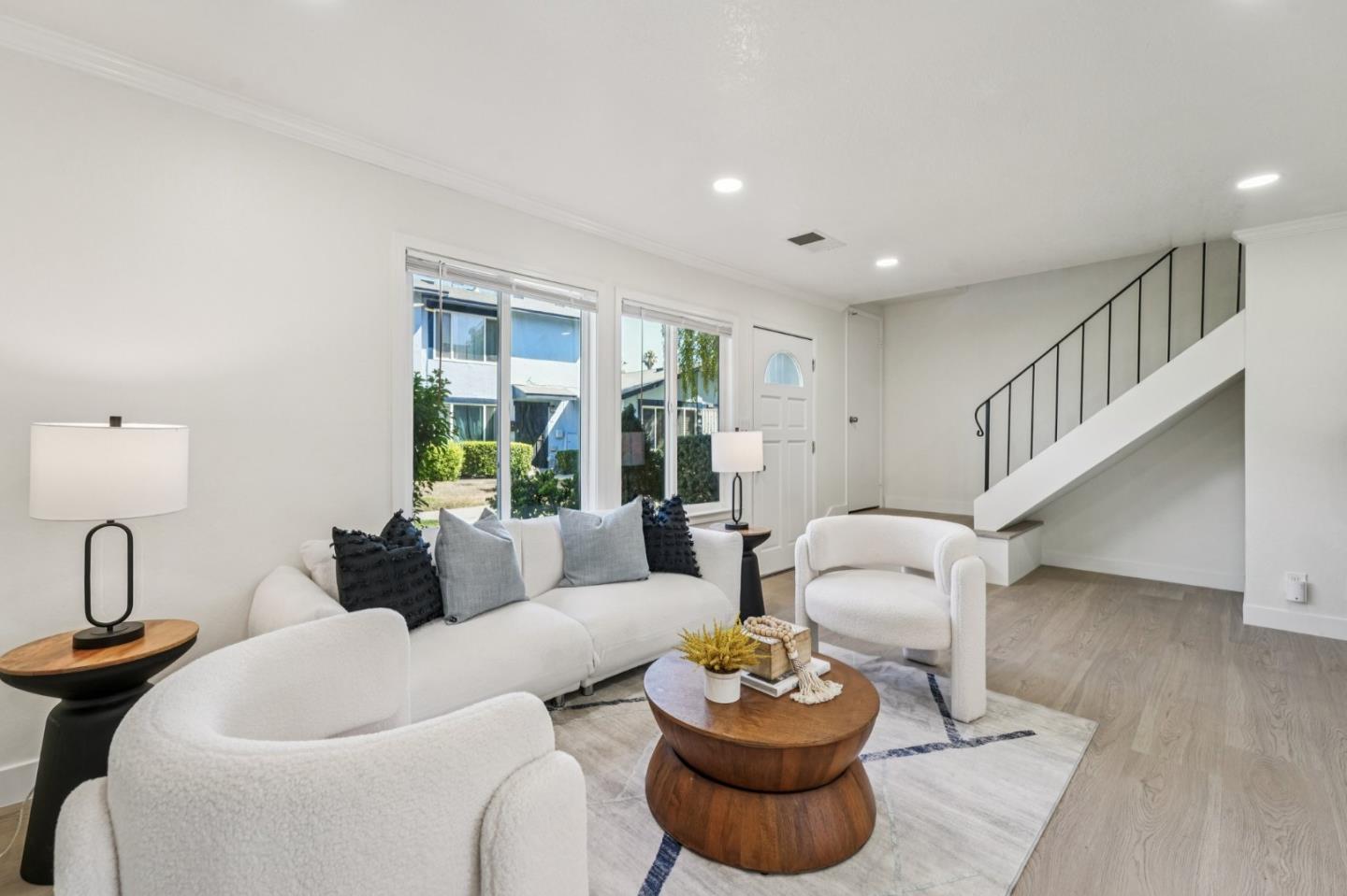 405 Don Carlos Court