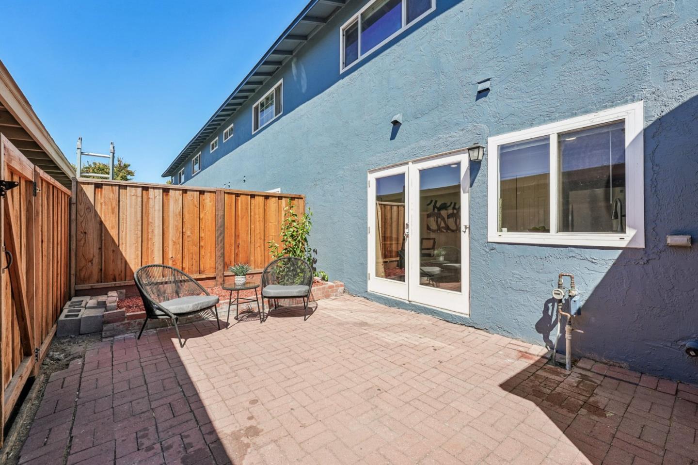 405 Don Carlos Court
