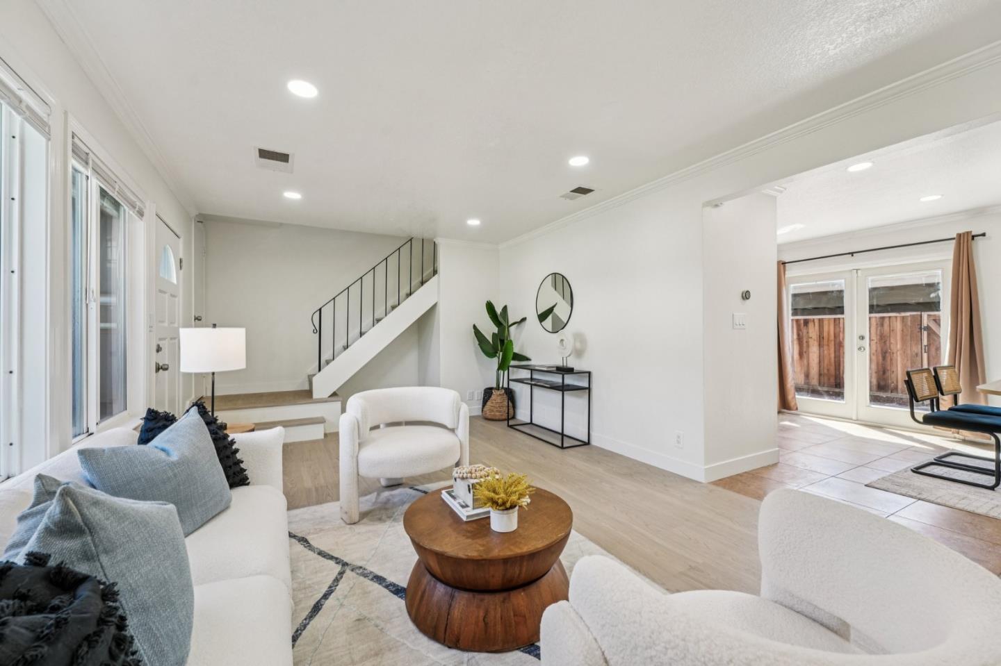 405 Don Carlos Court