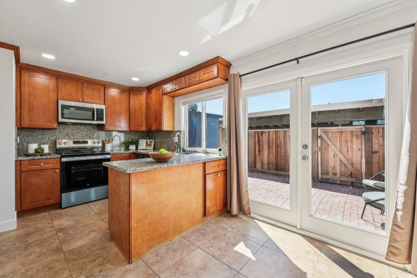 405 Don Carlos Court