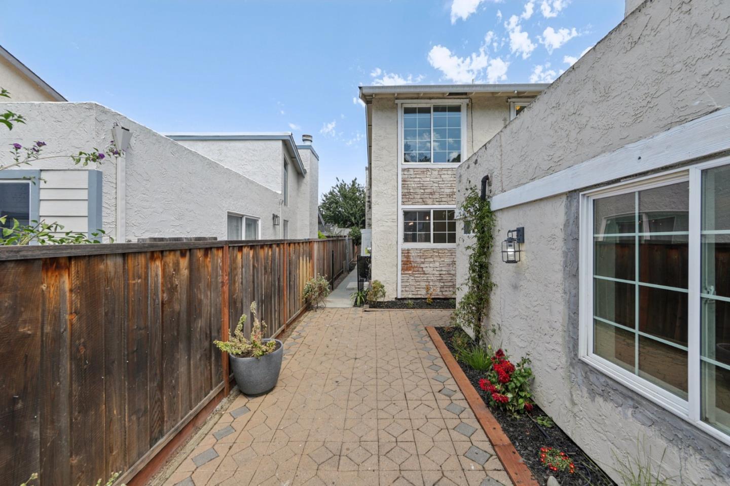 1040 North Capitol Avenue