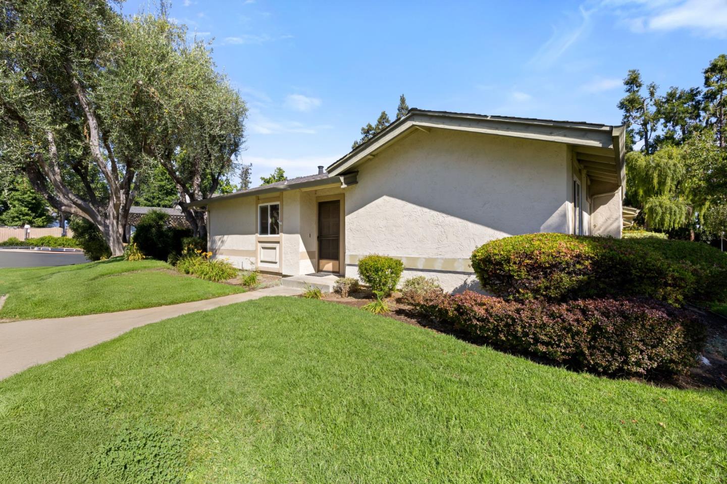 735 Winstead Terrace
