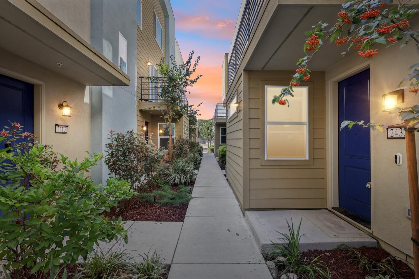 2432 Kita Lane