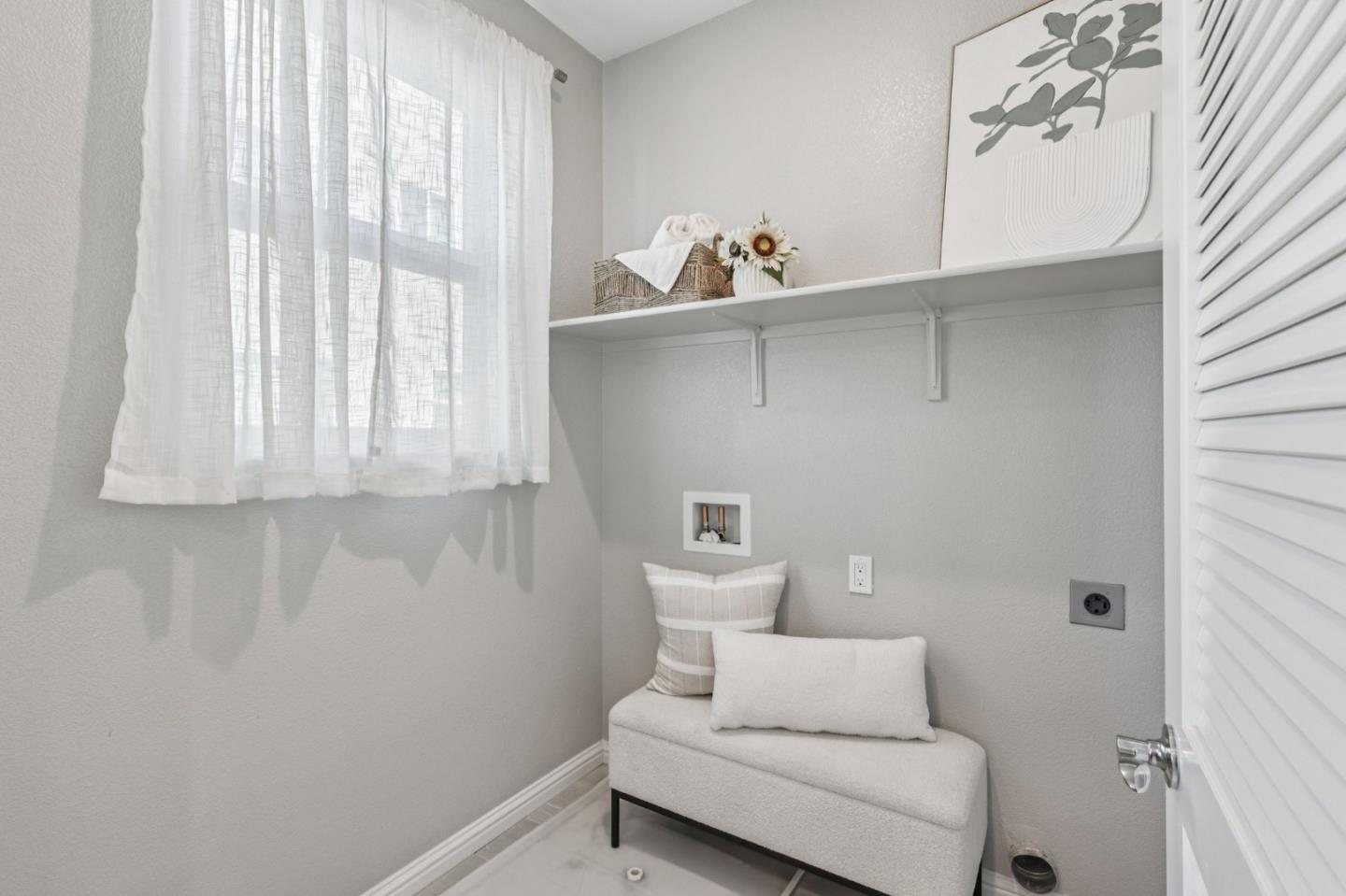 2432 Kita Lane
