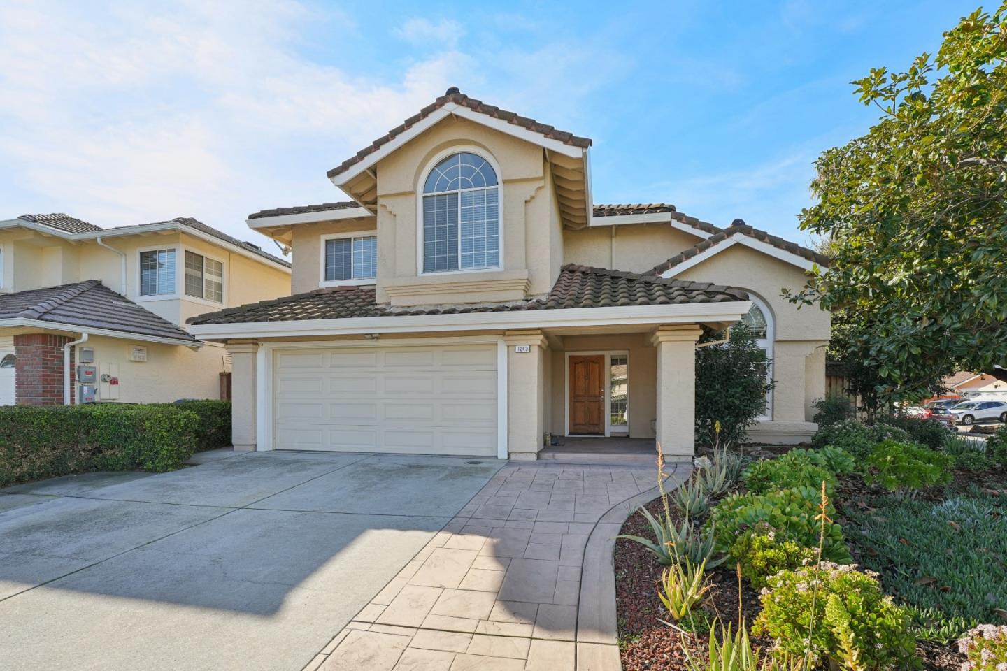 1243 Cardona Way