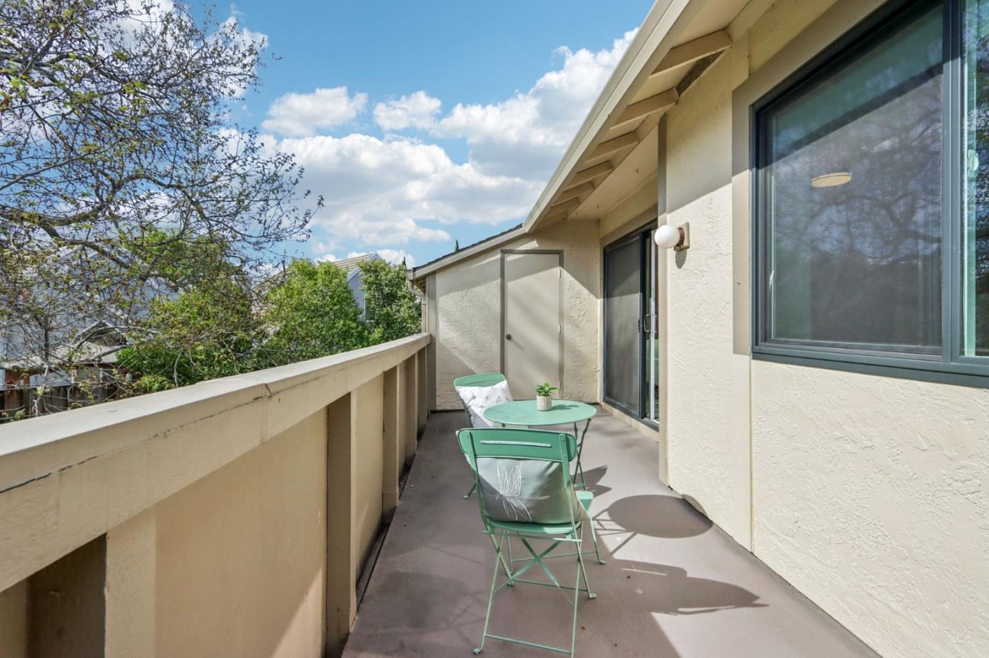 1006 North Abbott Avenue