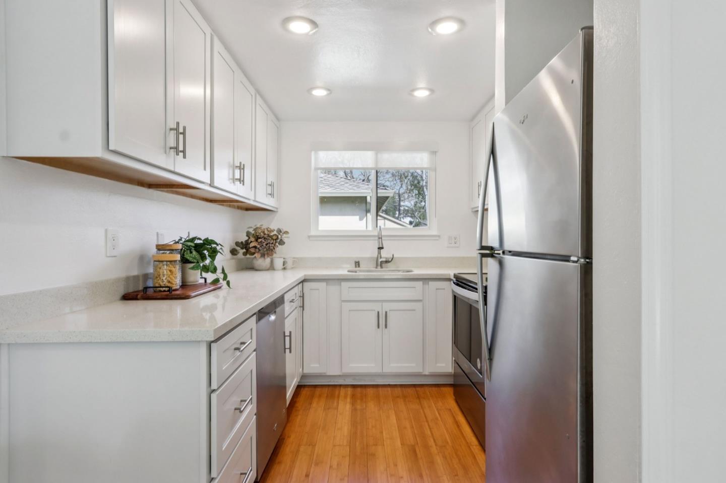 1006 North Abbott Avenue