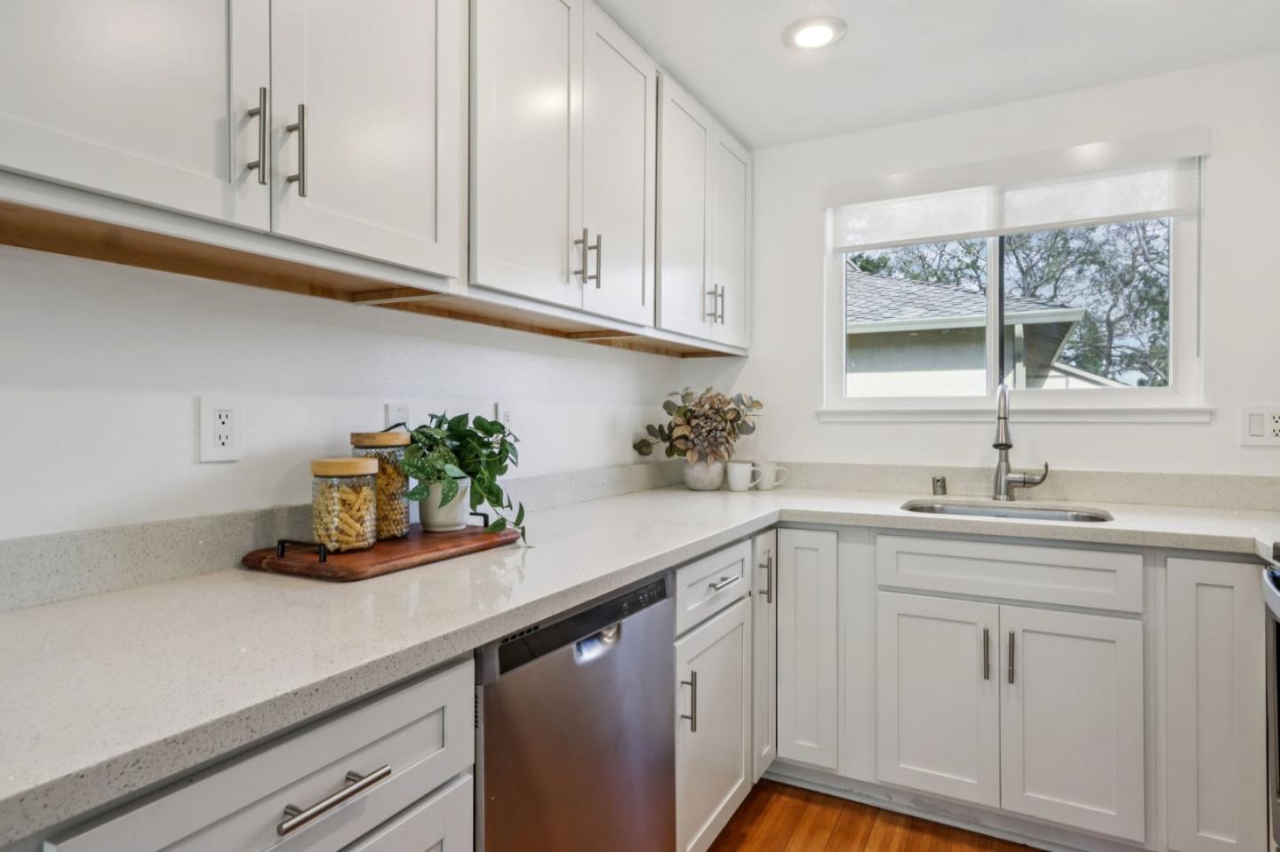 1006 North Abbott Avenue