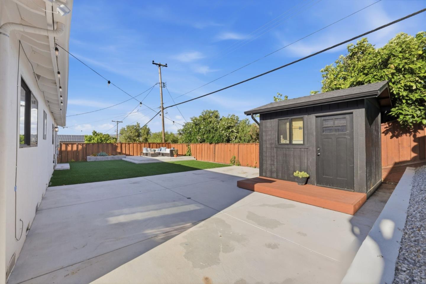 4610 Capitola Avenue