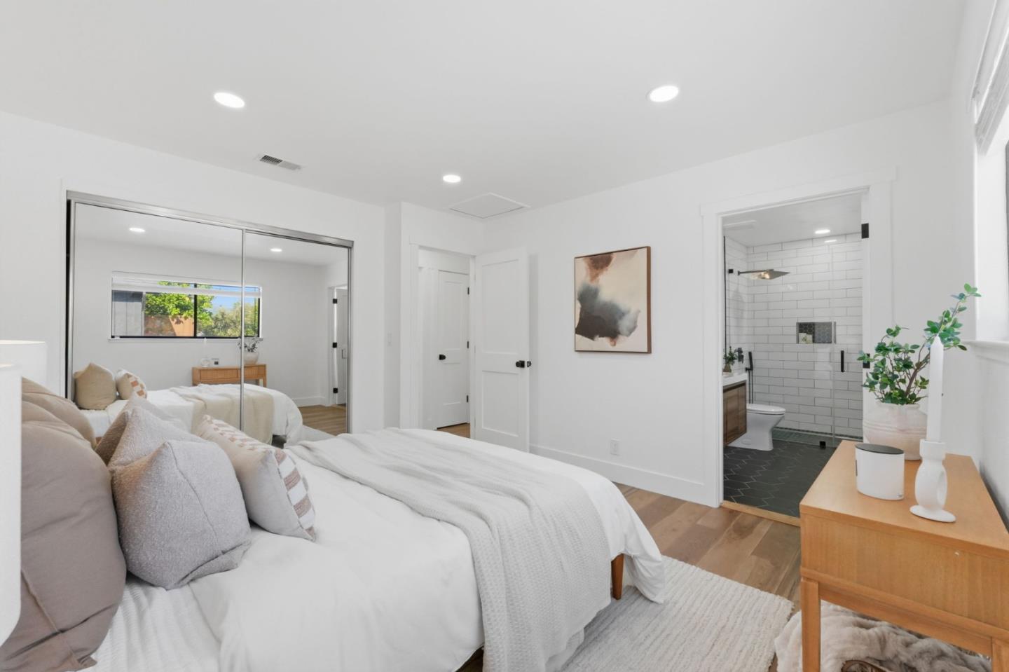 4610 Capitola Avenue