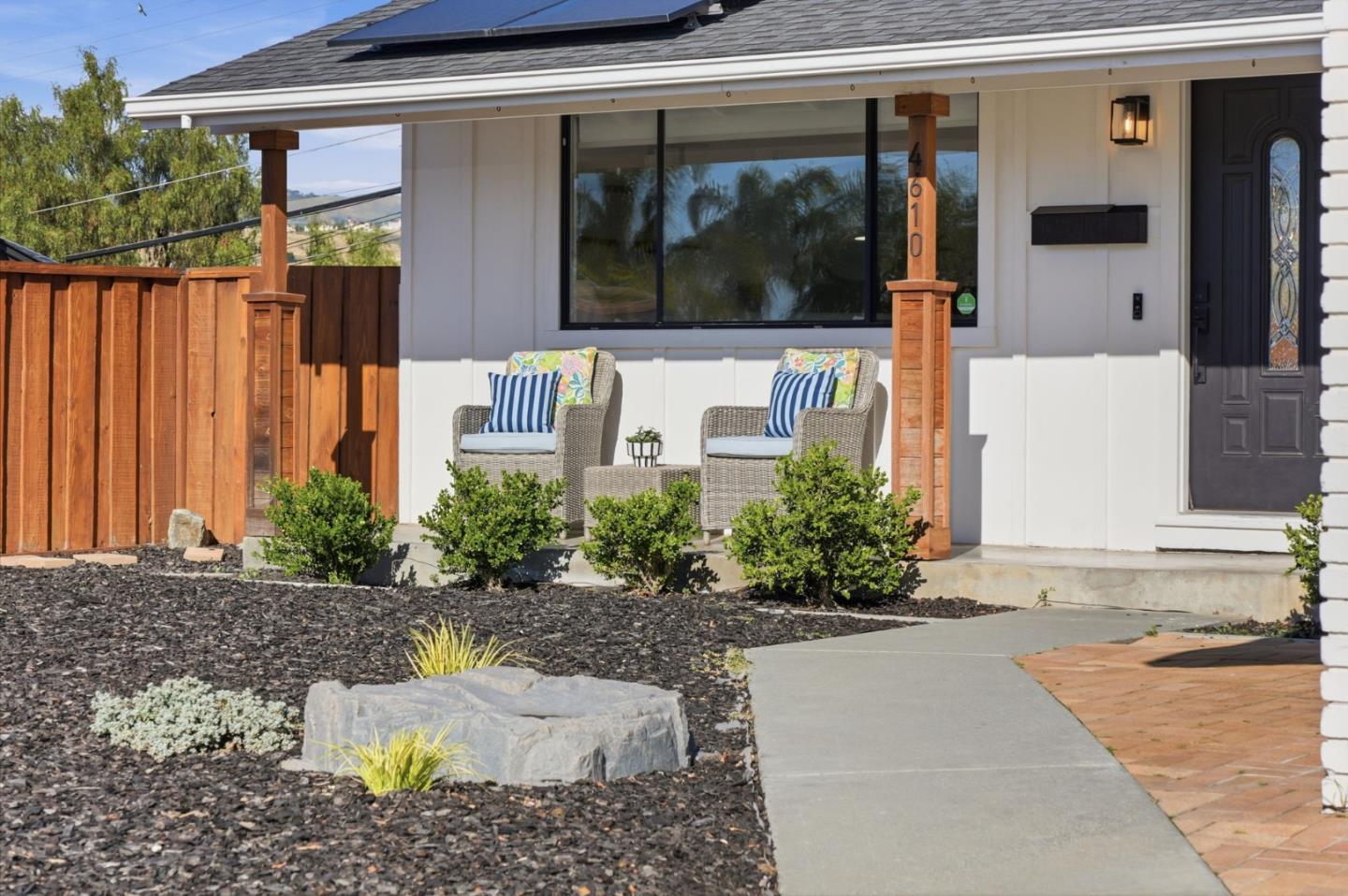 4610 Capitola Avenue