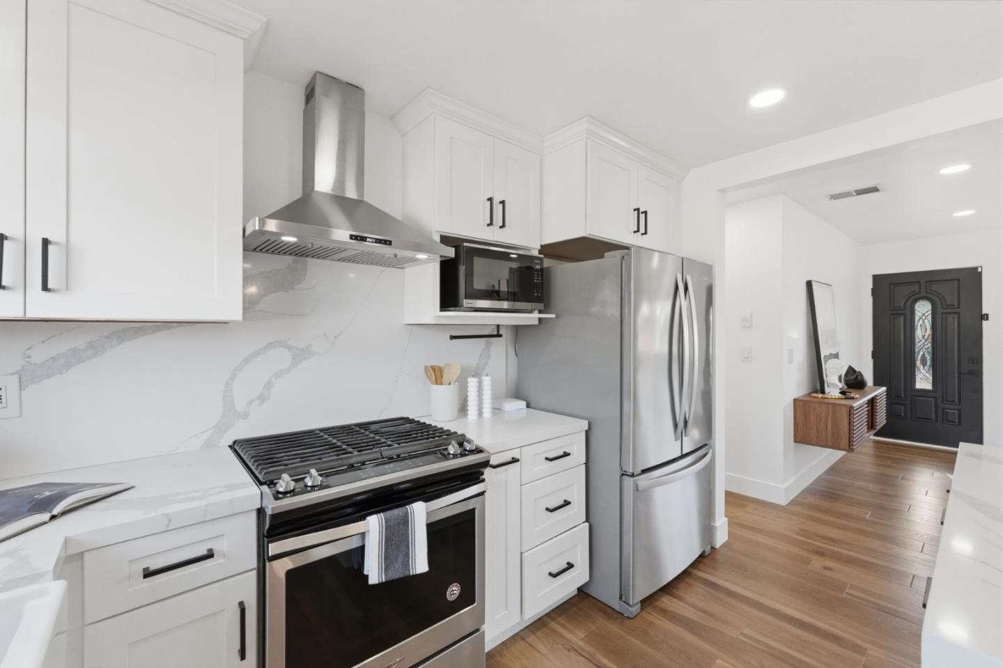 4610 Capitola Avenue