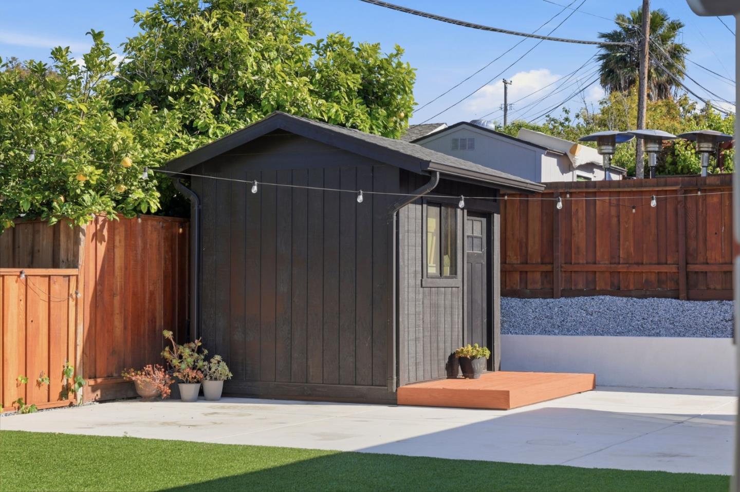 4610 Capitola Avenue