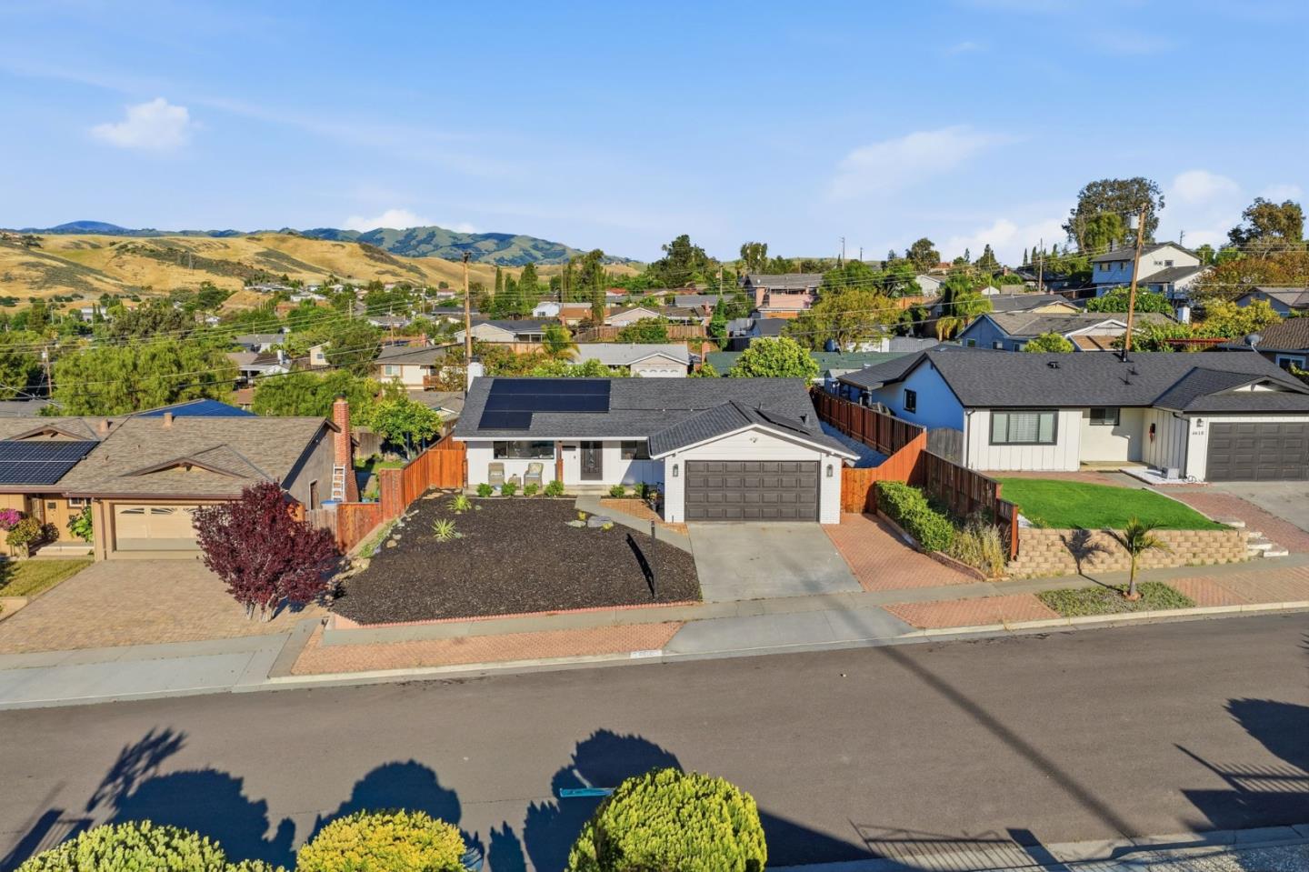 4610 Capitola Avenue