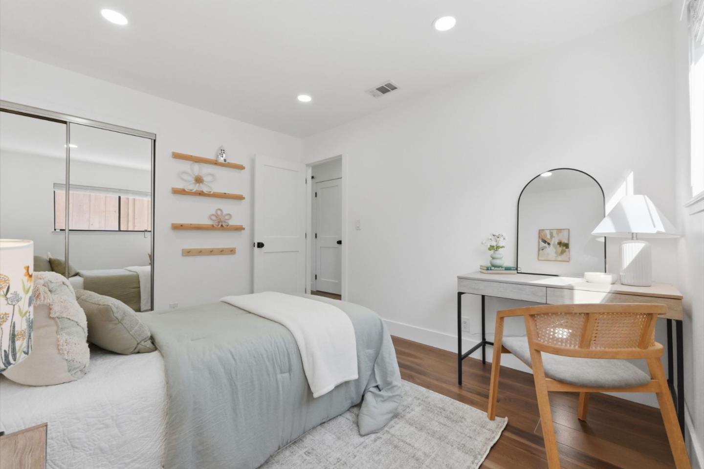 4610 Capitola Avenue