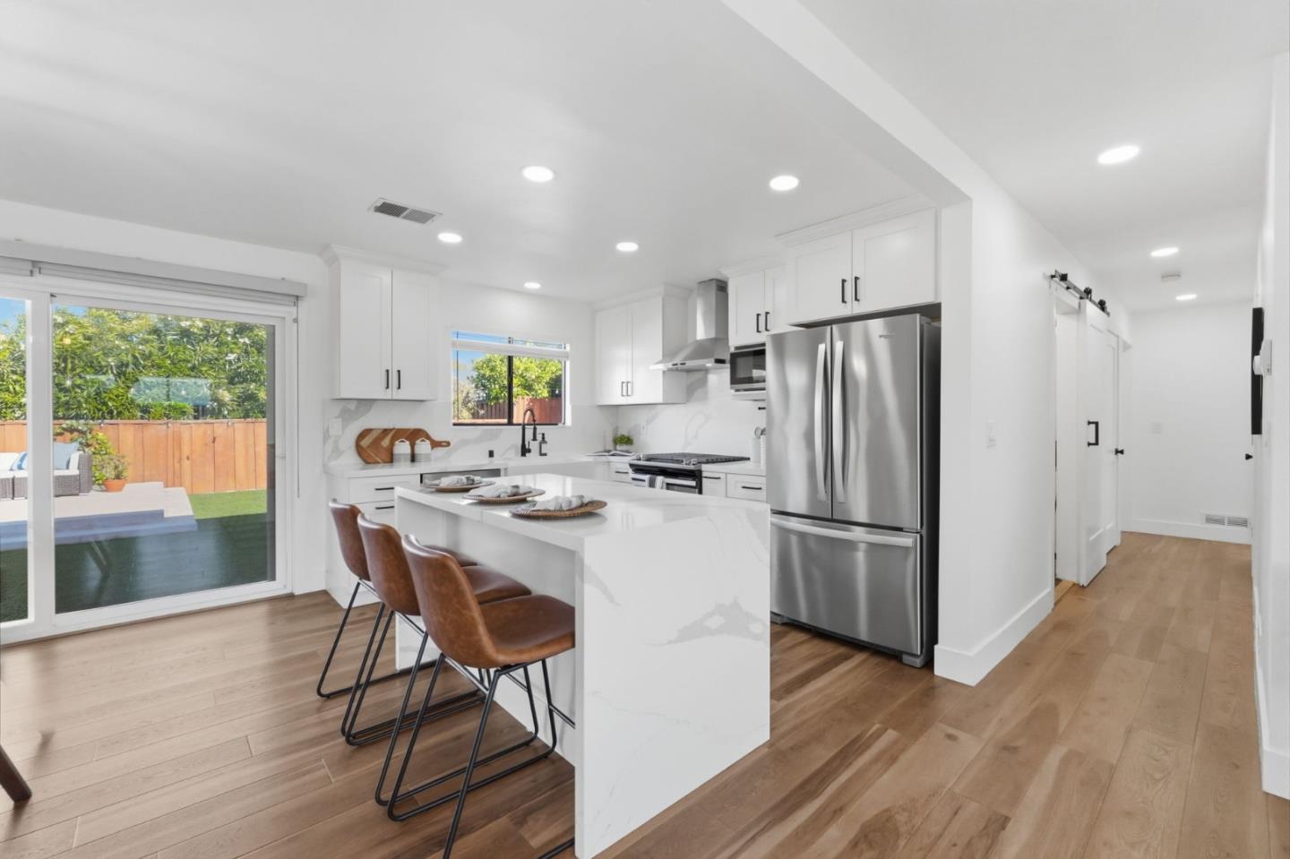 4610 Capitola Avenue