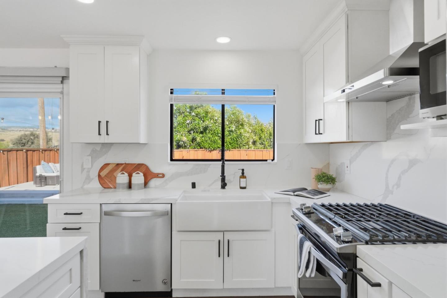 4610 Capitola Avenue