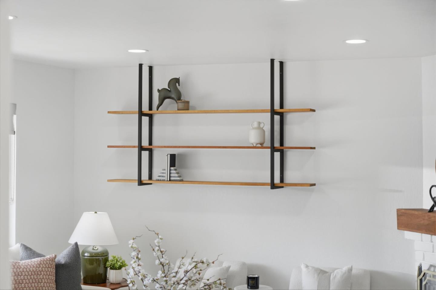 4610 Capitola Avenue