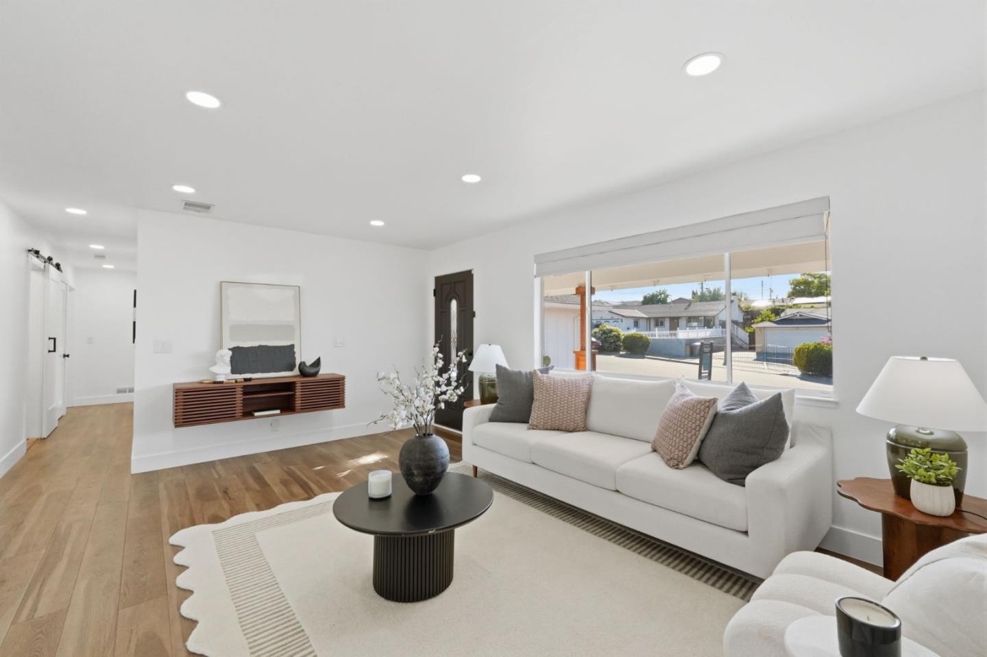 4610 Capitola Avenue